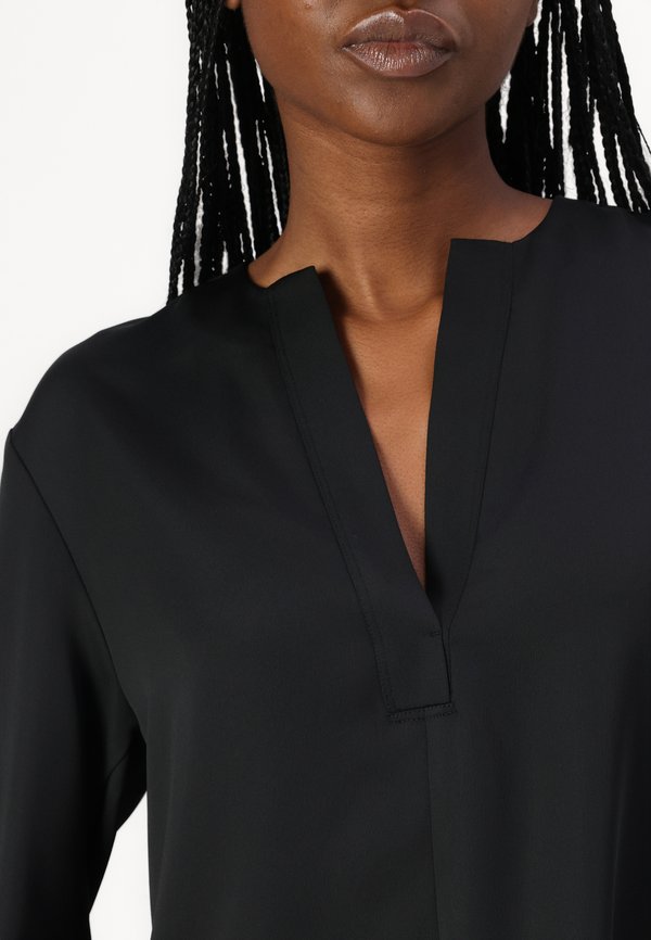 Calvin Klein V NECK