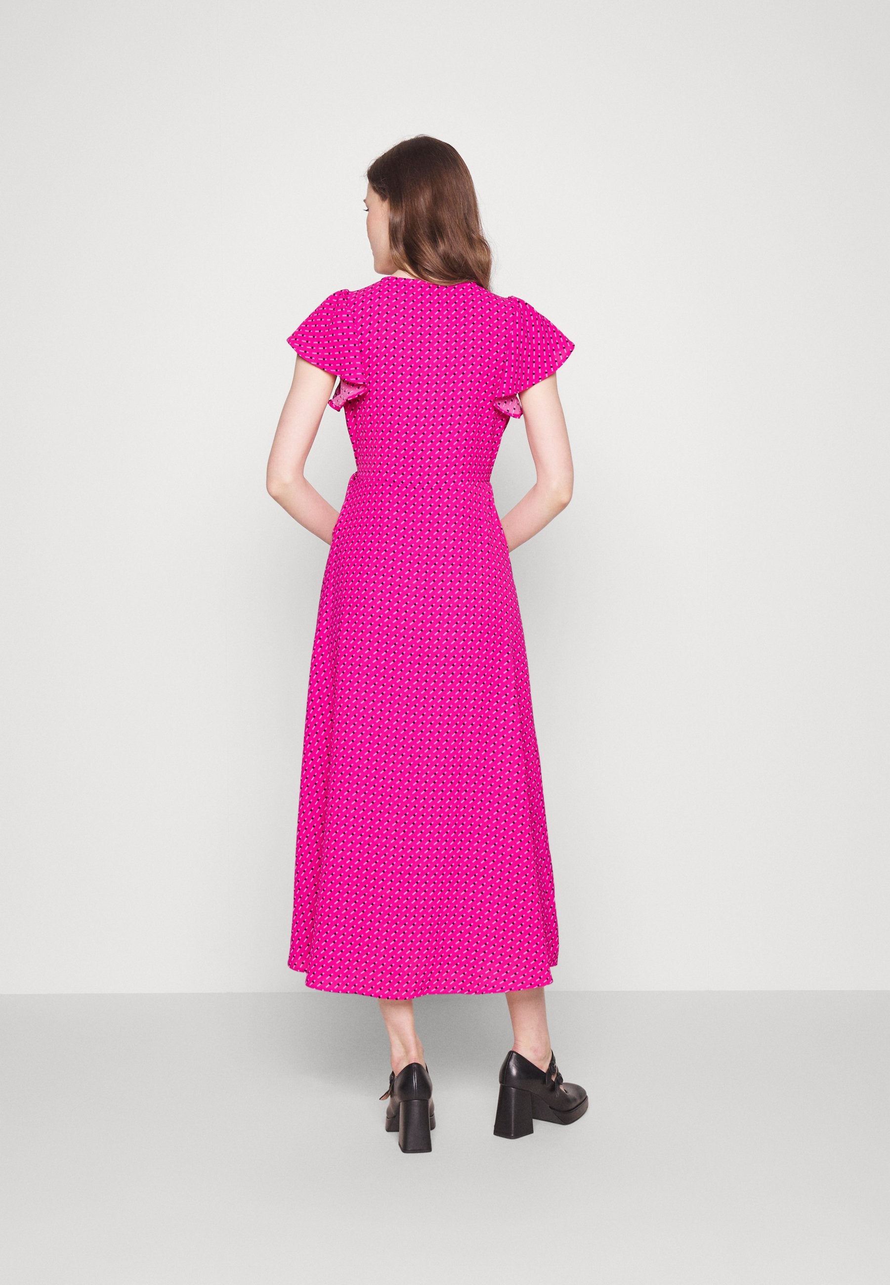 ONLNAOMI MIDI WRAP DRESS  Media 4