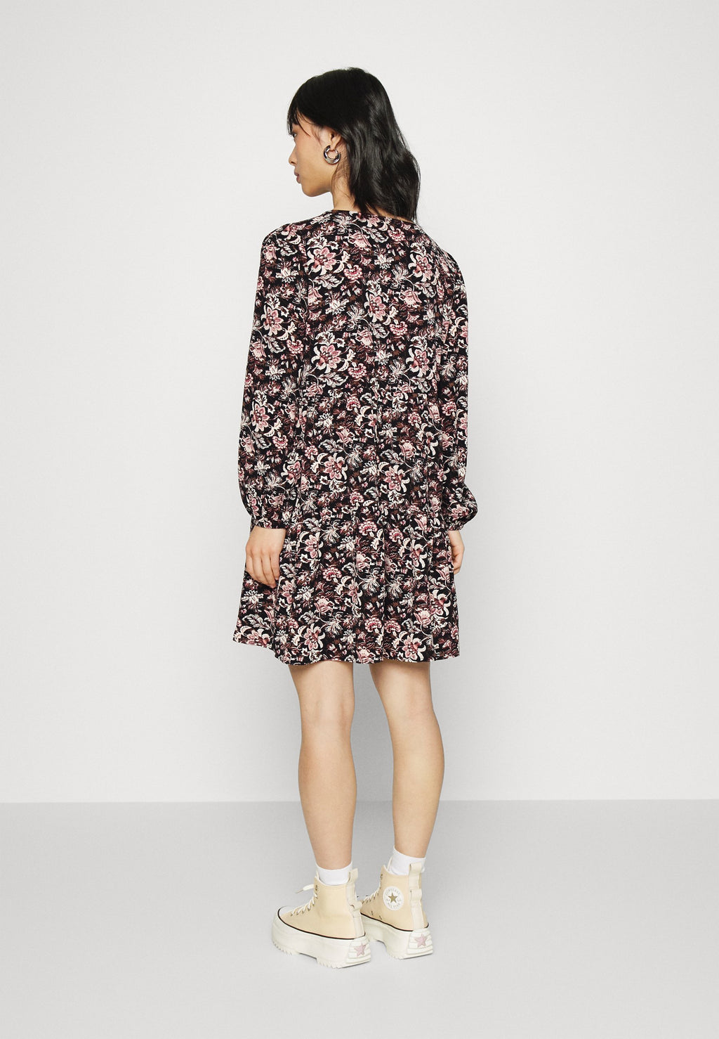 ONLNOVA LUX THEA DRESS Media 4