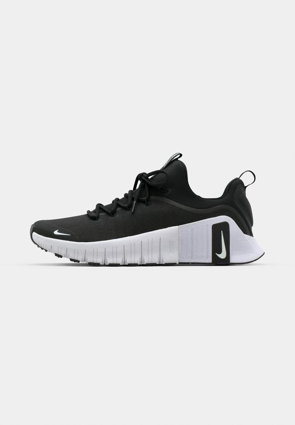Nike Performance NIKE FREE METCON 6 - Training shoe - black/white