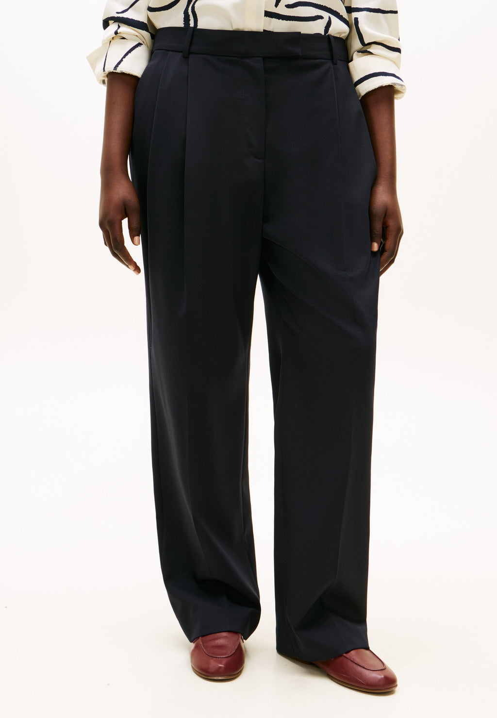 CURVE TIMELESS WOOL BLEND STRAIGHT LEG TROUSERS Media 3
