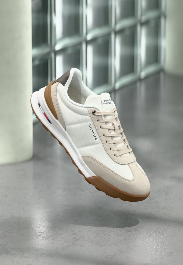 Tommy Hilfiger RETRO RUNNER - Trainers - classic stone