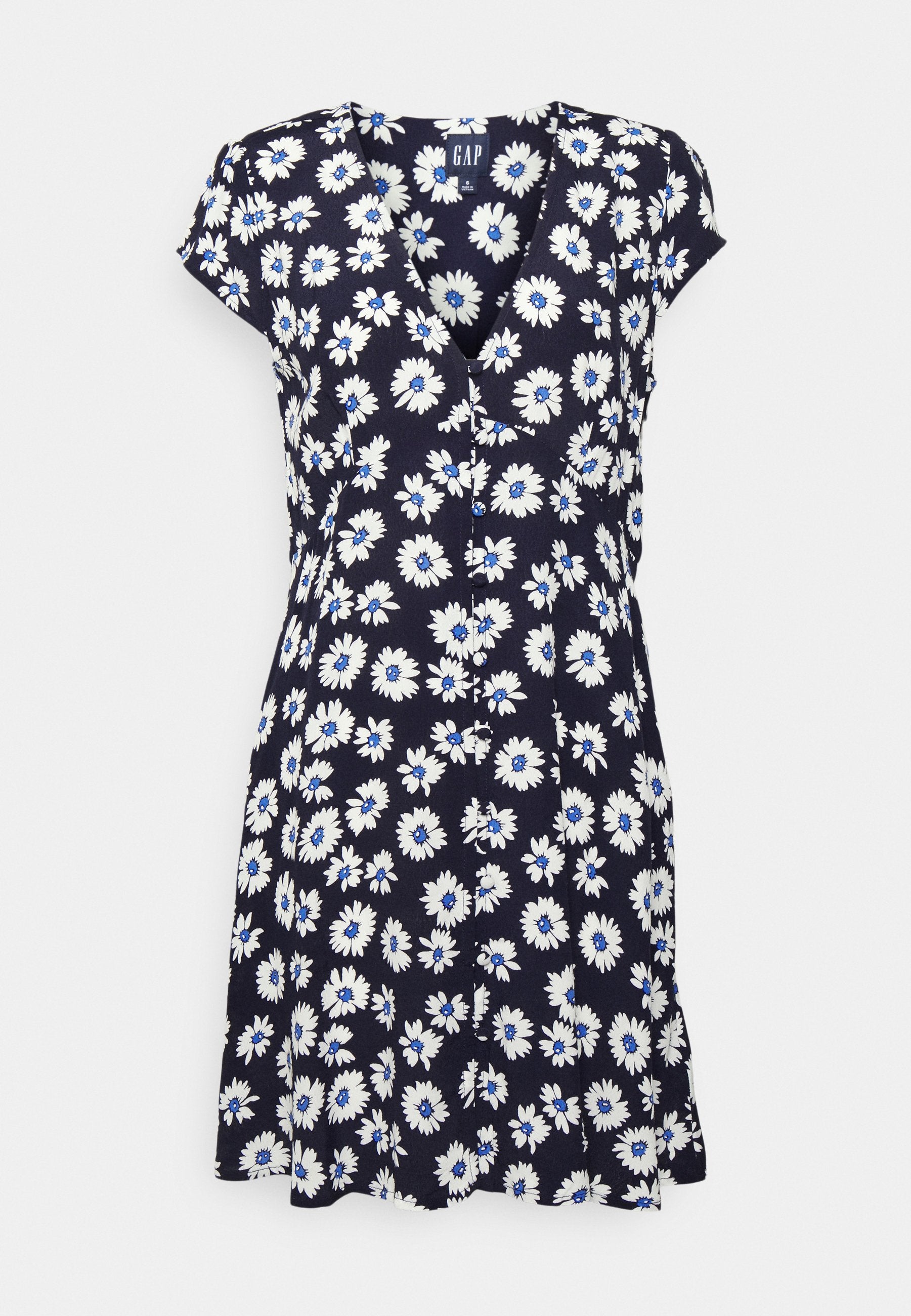 Marineblaues Kleid mit weißem und blauem Blumenmuster, V-Ausschnitt, kurzen Ärmeln und Knopfdetails auf der Vorderseite. Fließender Stoff mit A-Linien-Form.