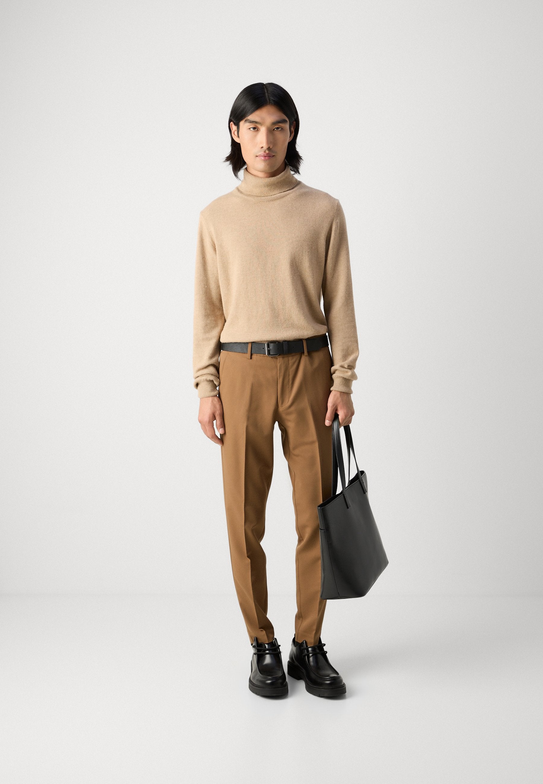 FINE CLUB PANTS Media 6