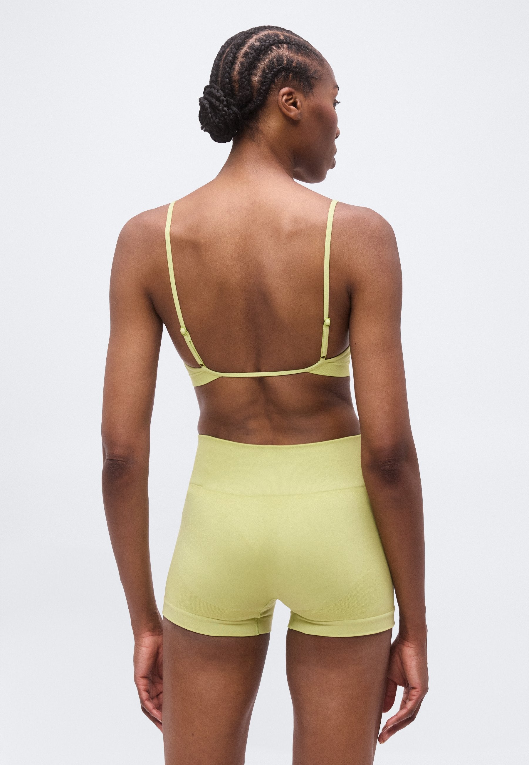 ICANIWILL SMOOTH SEAMLESS OPEN BACK BRA