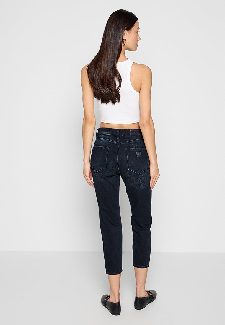 Armani Exchange Jeans Tapered Fit Media 3