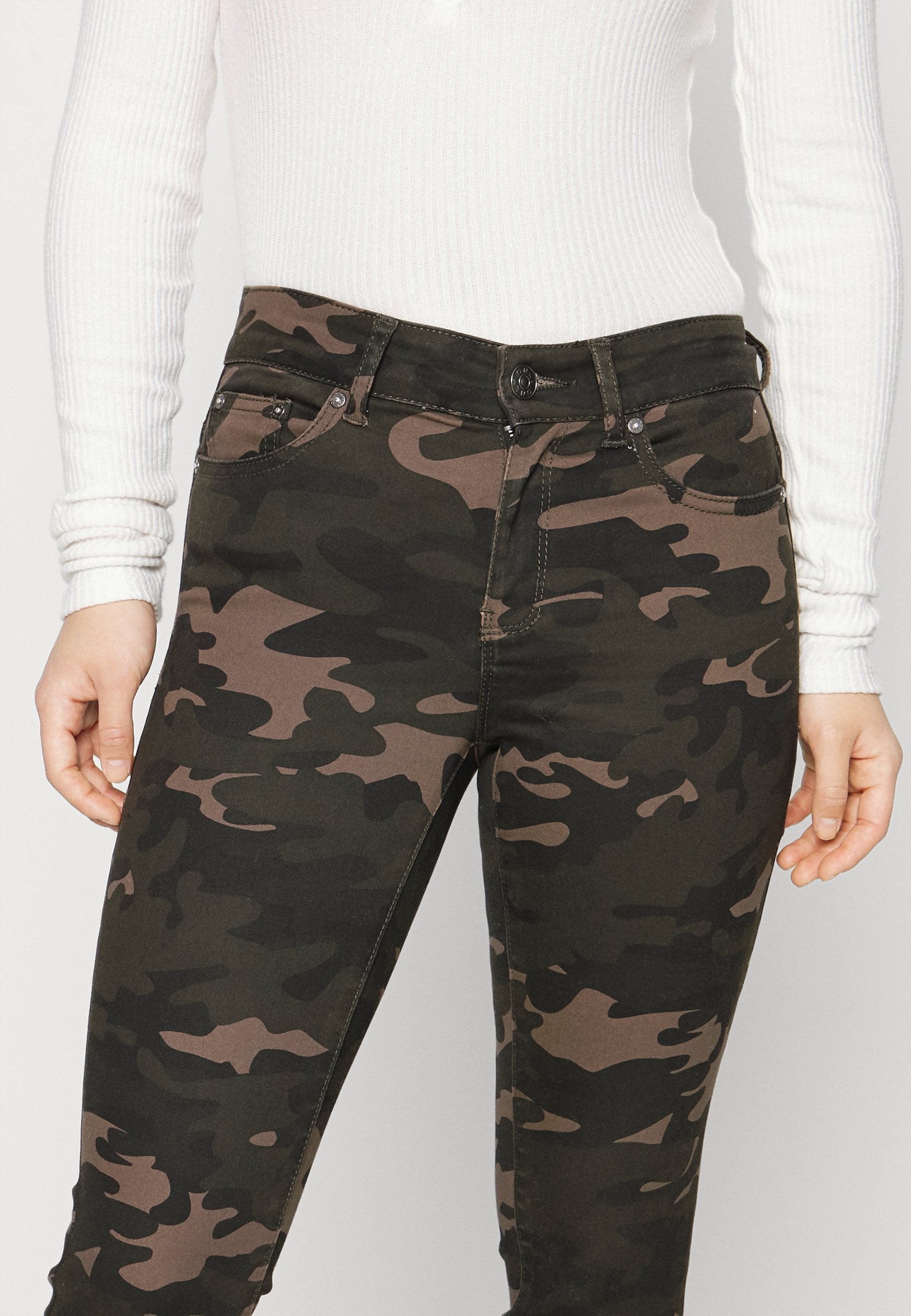 ONLNINE ESTER PANTS Media 6