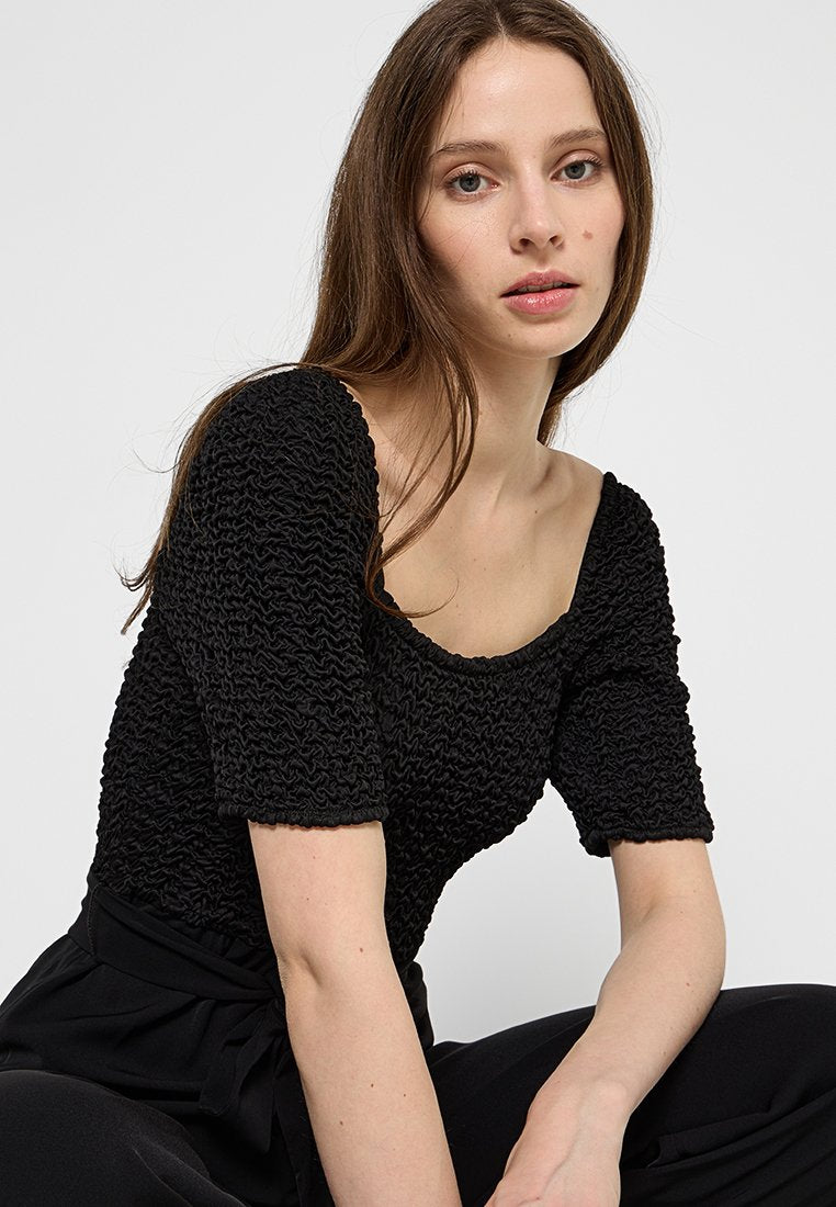 DKNY