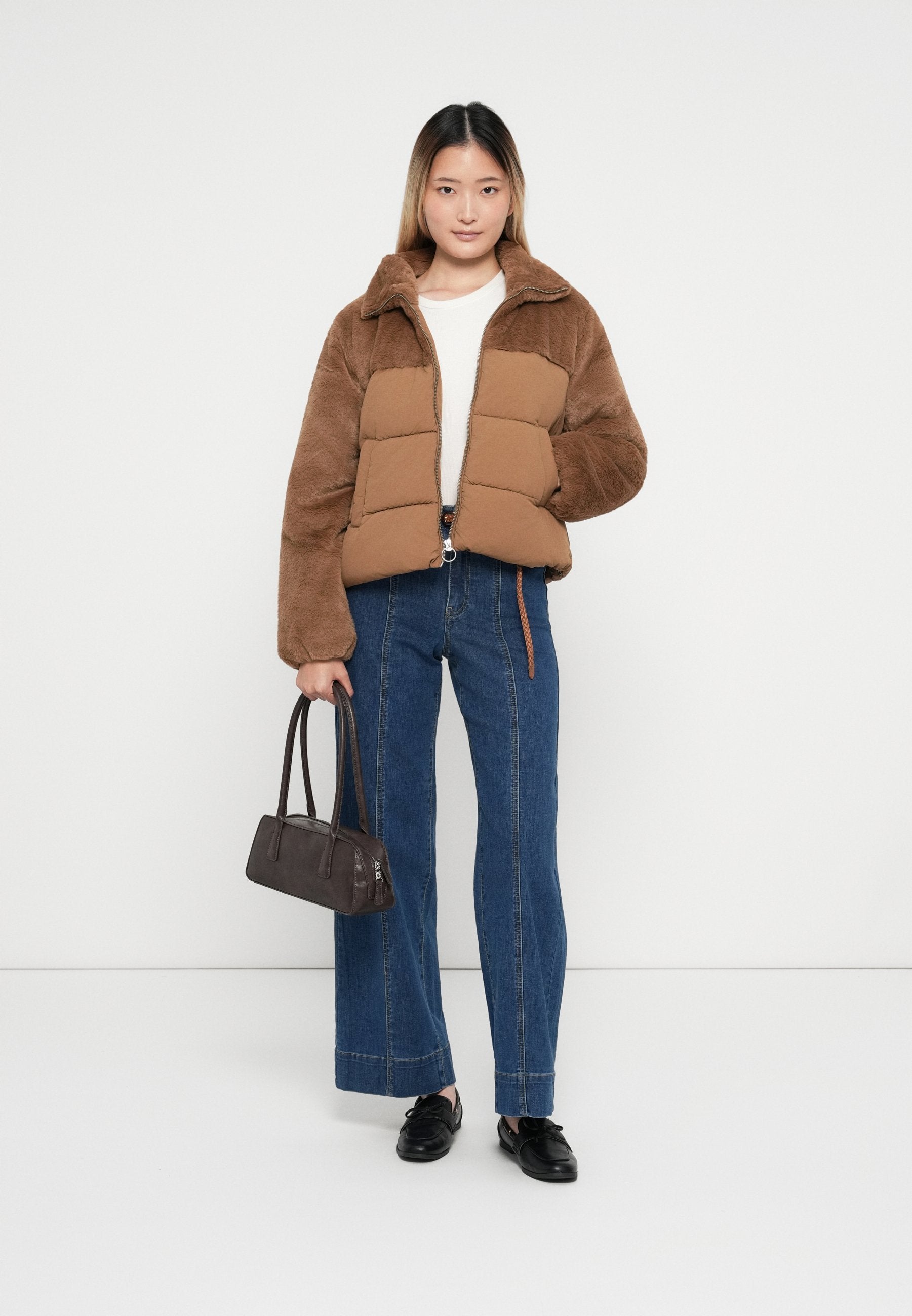 Wide-fit ONLMADISON High waist Wide Leg Fit Media 2