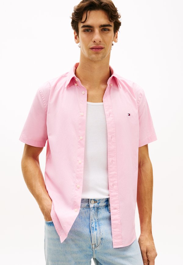 Tommy Hilfiger TH FLEX REGULAR FIT POPLIN SHORT SLEEVE SHIRT - Shirt - classic pink