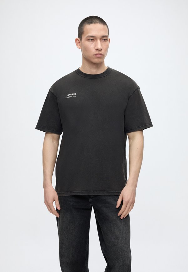 ARKK Copenhagen BOXY TEE UNISEX
