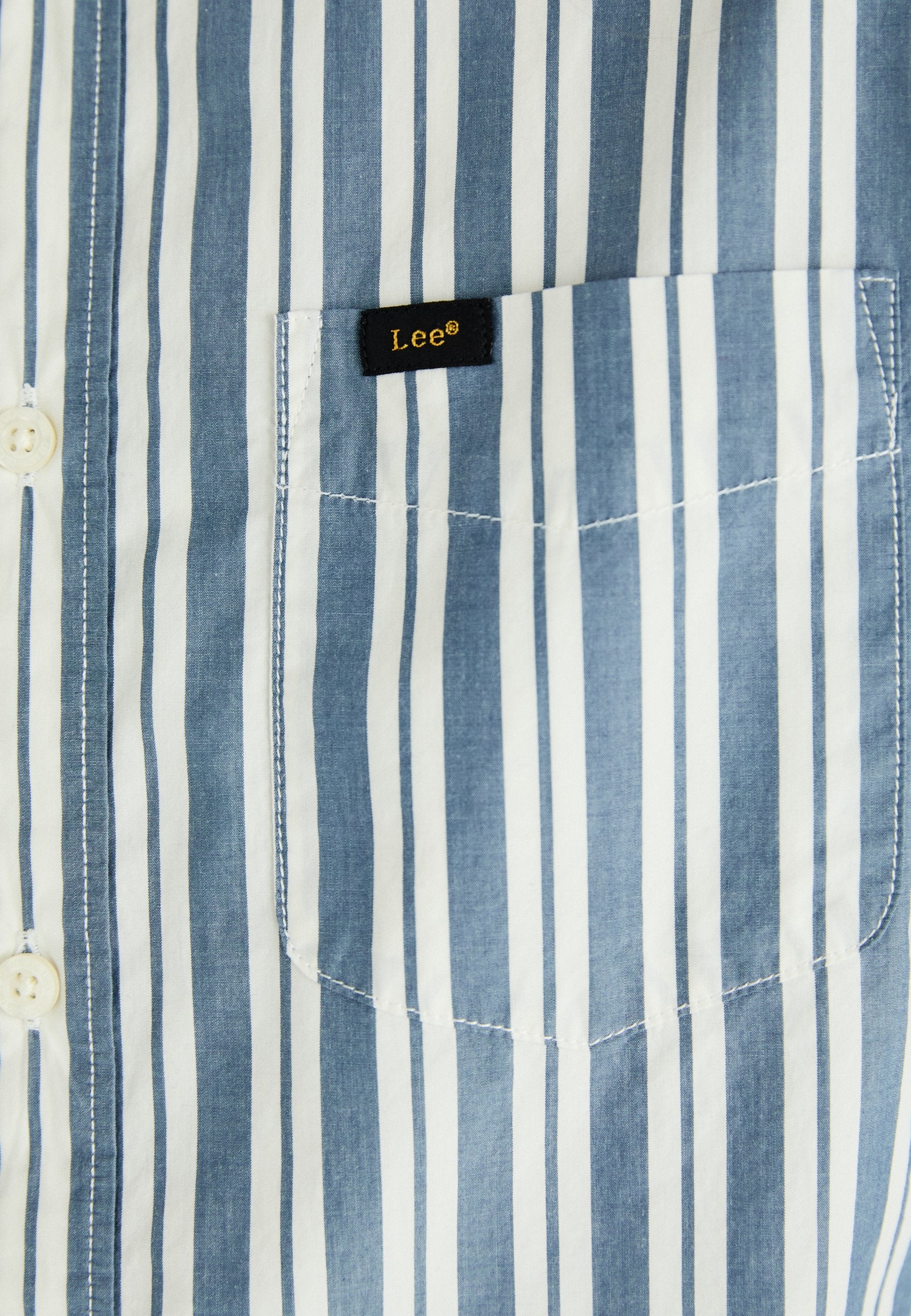 Lee BUTTON DOWN