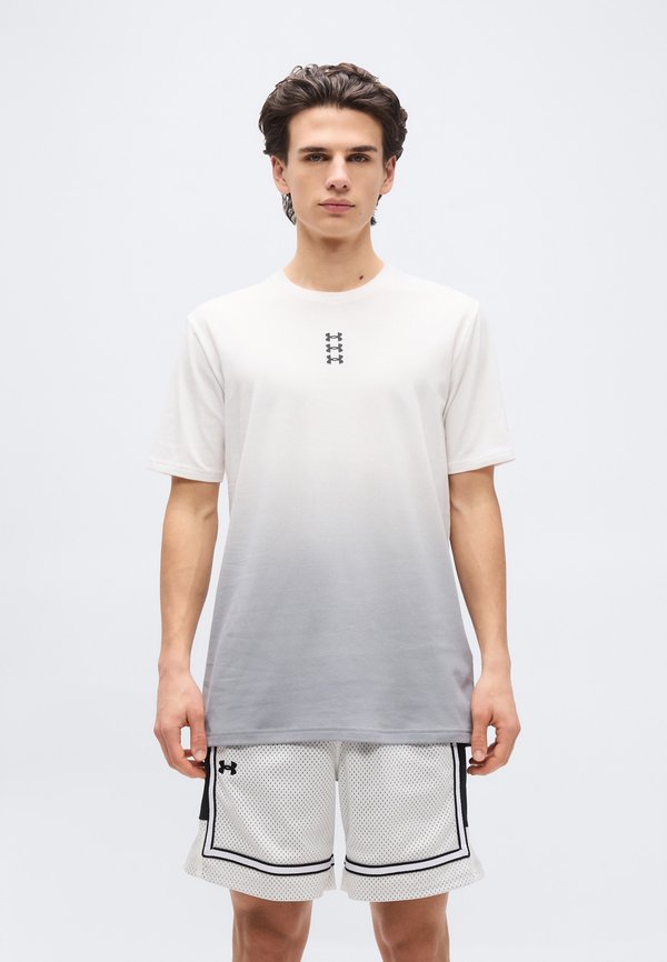 Under Armour HOOPS TRIPLE LOGO - Print T-shirt - white/black