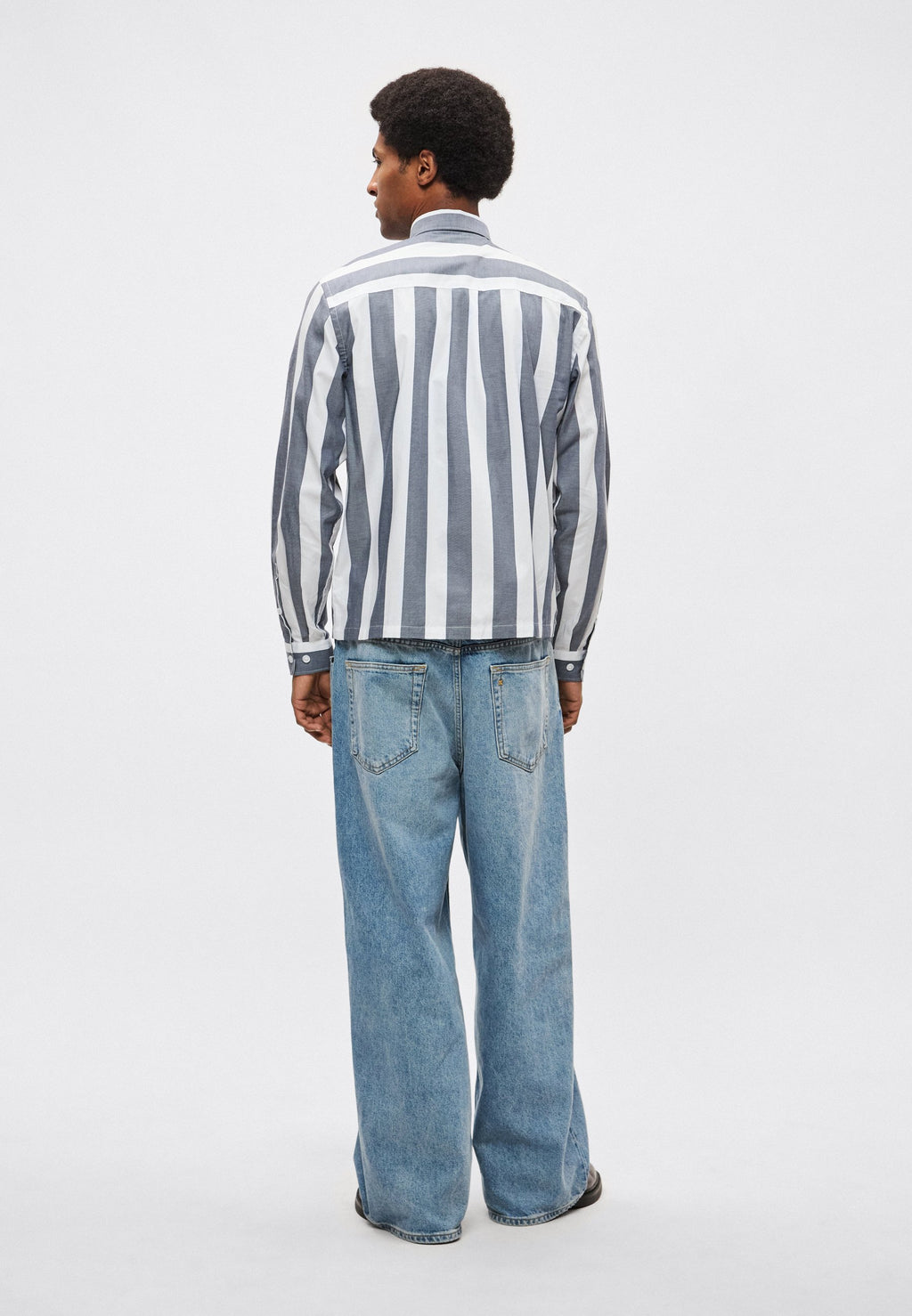 STRIPED CROPPED SHIRT Media 5