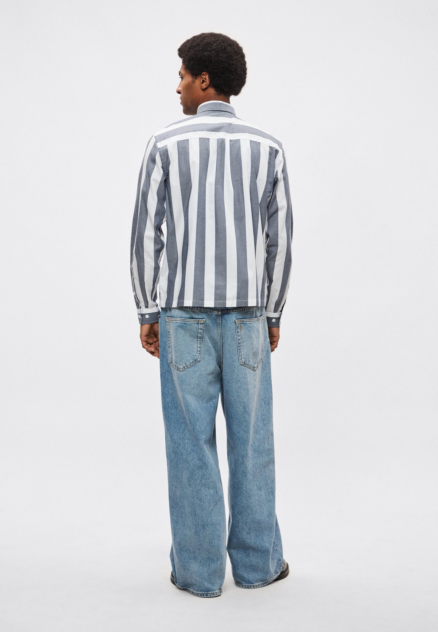 STRIPED CROPPED SHIRT Media 5