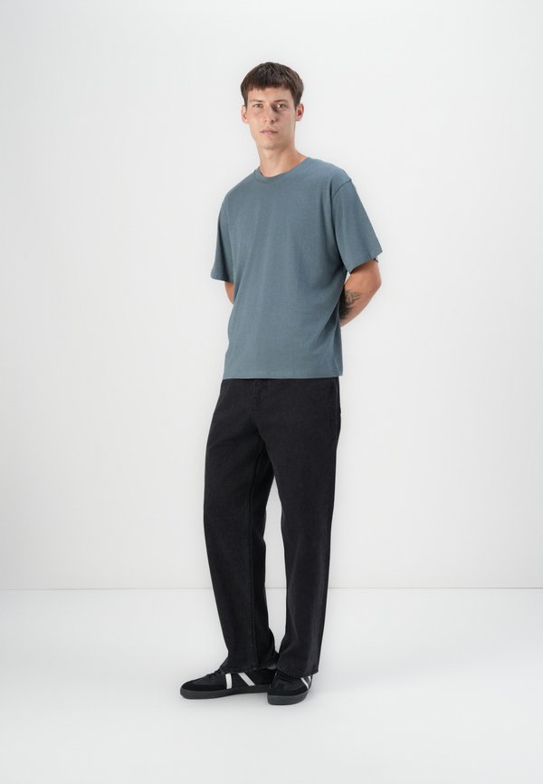 Jack & Jones JJHUGO LOOSE TEE CREW NECK 3 PACK - Basic T-shirt - moonbeam/stormy weather/white