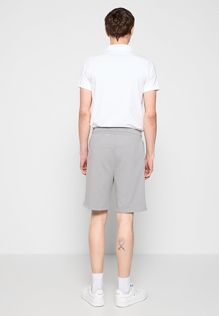 KARL LAGERFELD Shorts Media 3