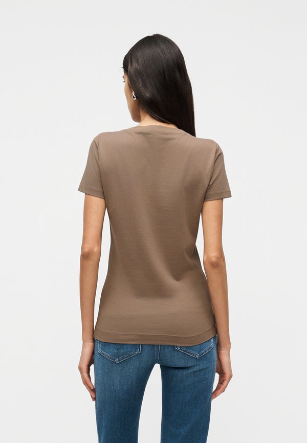 Guess FLOWER TRIANGLE TEE
