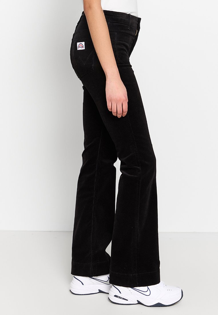 Wrangler FLARE FIT