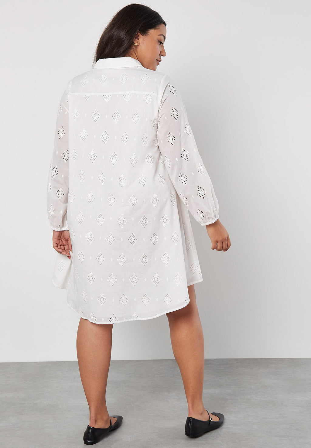 Apricot BRODERIE