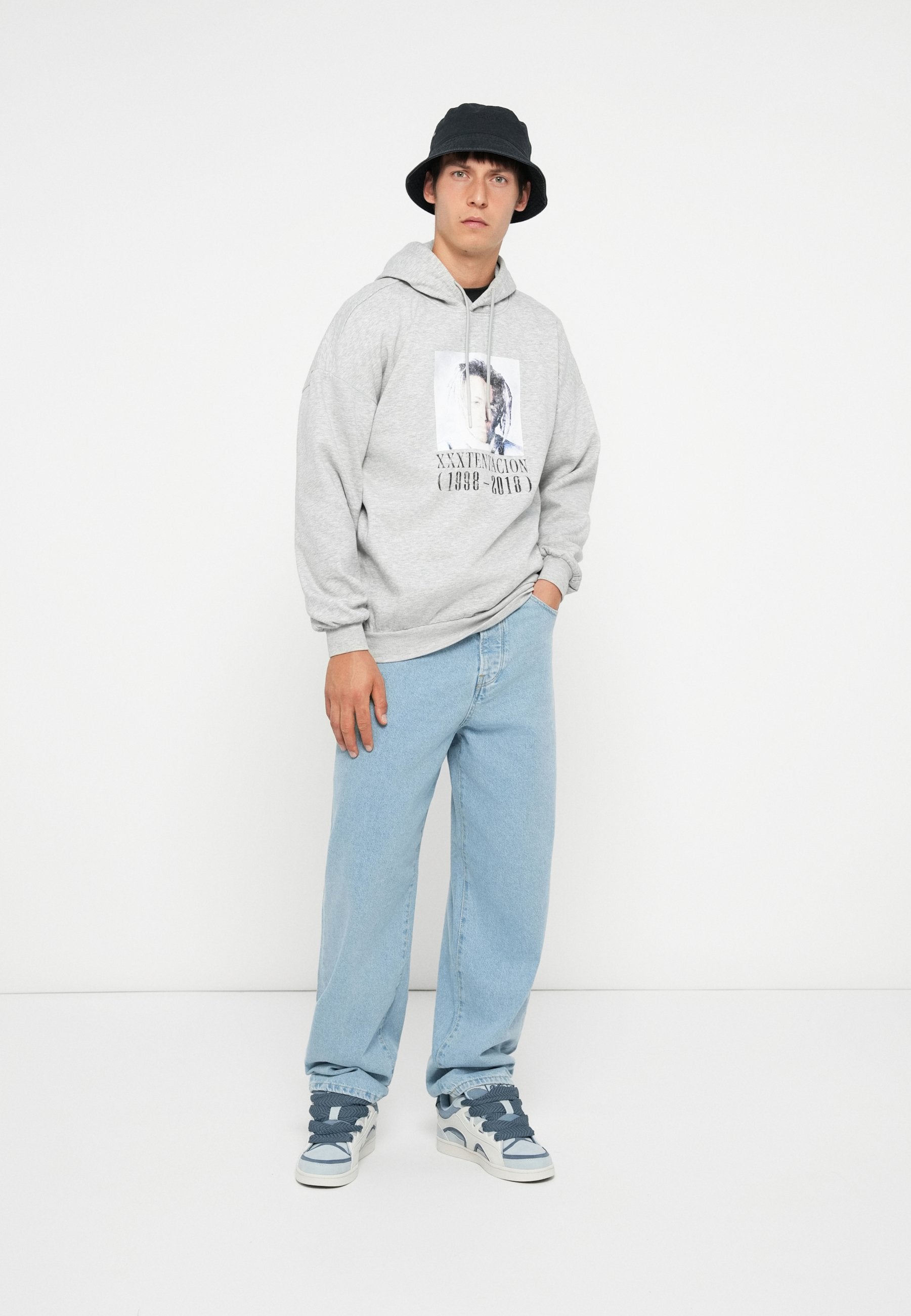 ONSTENTACION HOODIE Media 2