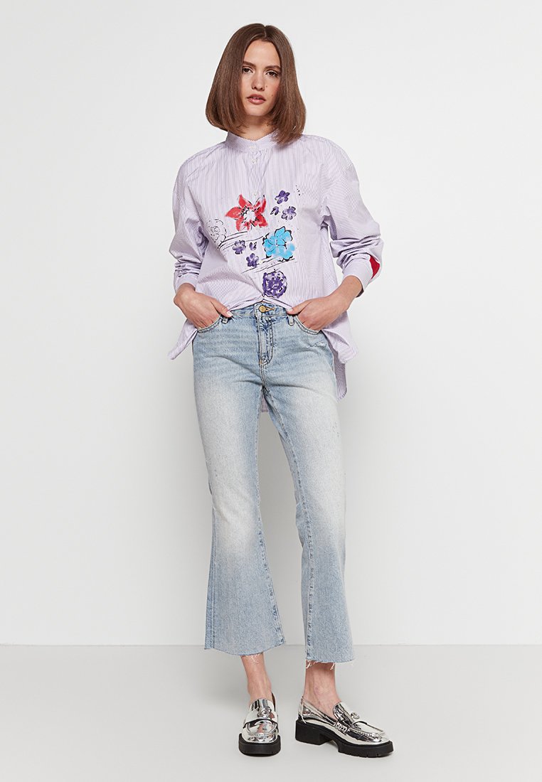 Armani Exchange Flared Jeans Media 2