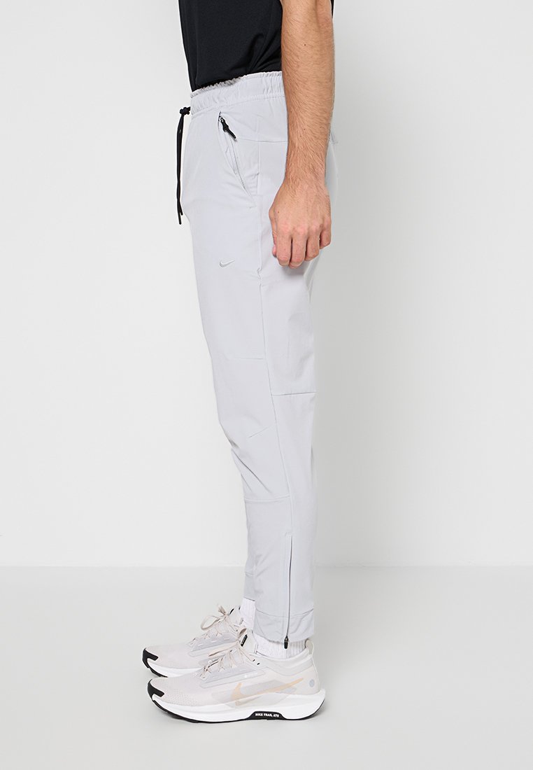 Nike Performance UNLIMITED
