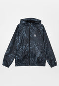 Leichte schwarze Jacke mit Reptilienhautmuster, Reißverschluss, Kapuze und elastischen Bündchen. Verfügt über ein Logo auf der Brust und einen Akzent am Saum.