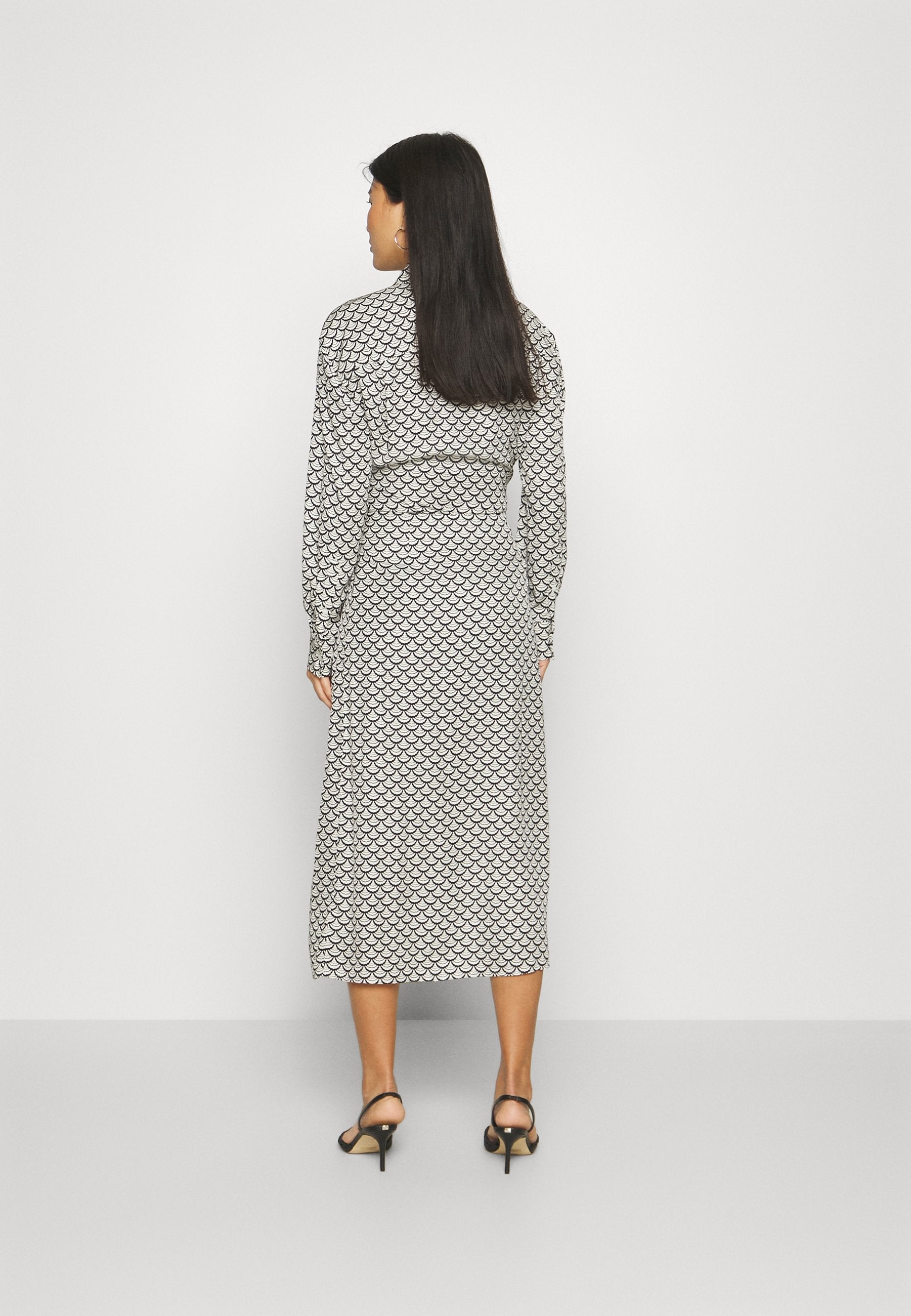 SEAL WRAP MIDI SKIRT Media 4