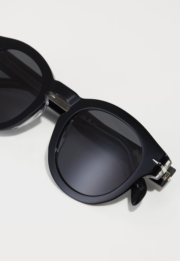 Eyewear by David Beckham FLAT