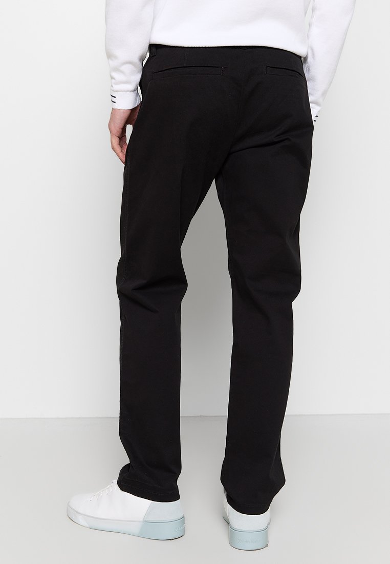 ONSEDGE LOOSE FIT Media 3