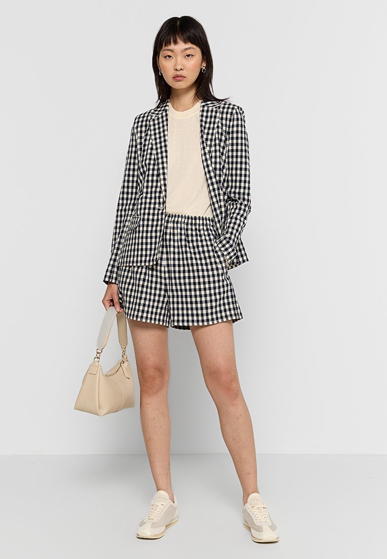 SLIM FIT Media 2