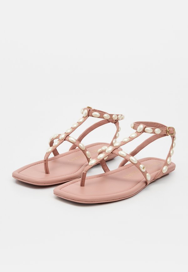 Stuart Weitzman PEARLITA