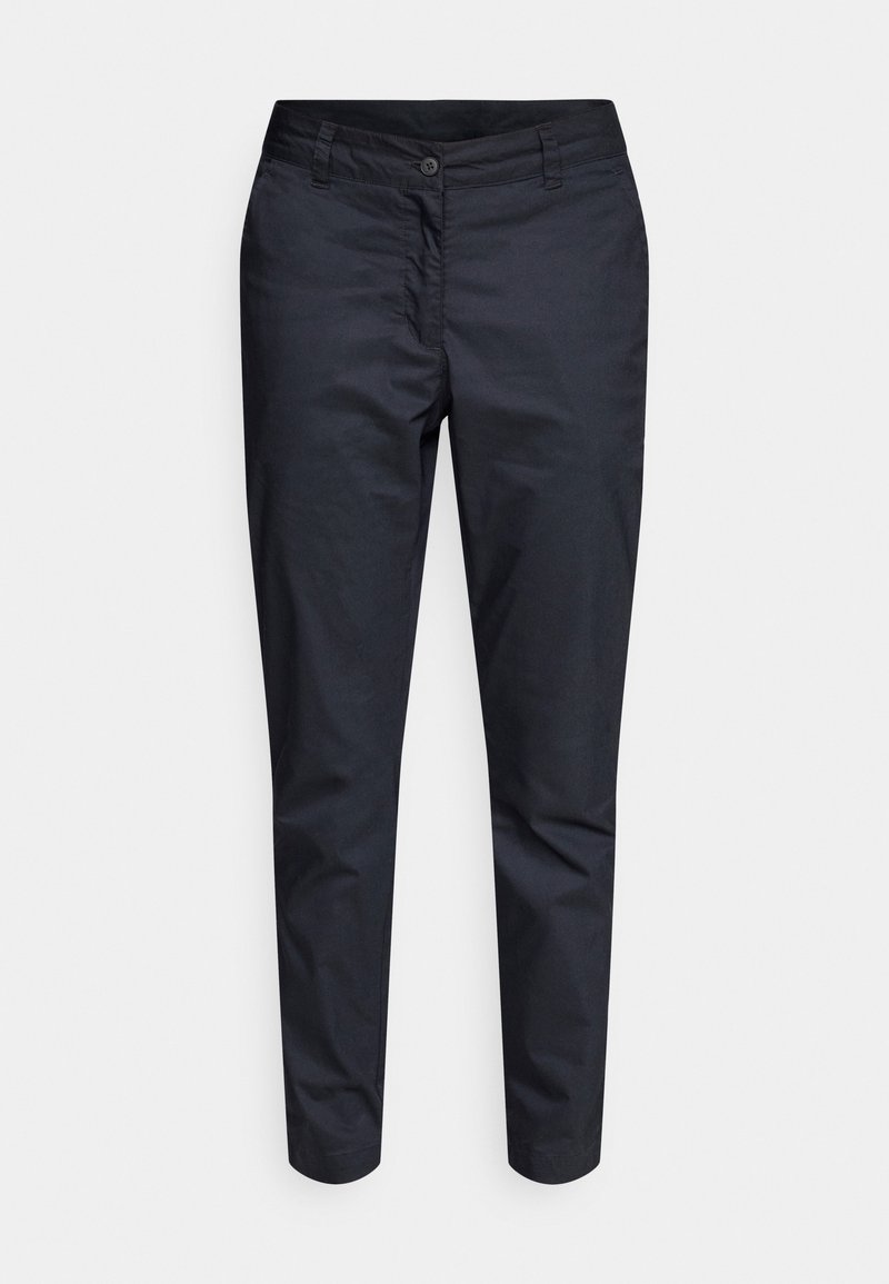 Schwarze Slim-Fit-Hose mit Knopf- und Reißverschluss, Gürtelschlaufen und schmal zulaufenden Beinen, vor weißem Hintergrund dargestellt.