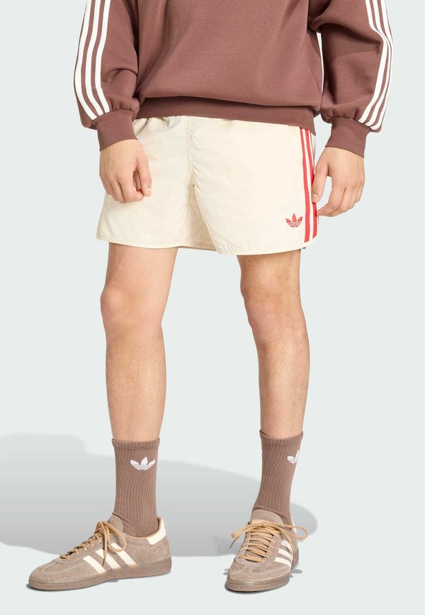 adidas Originals SPRINTER SHORT - Tracksuit bottoms - crystal linen   better scarlet