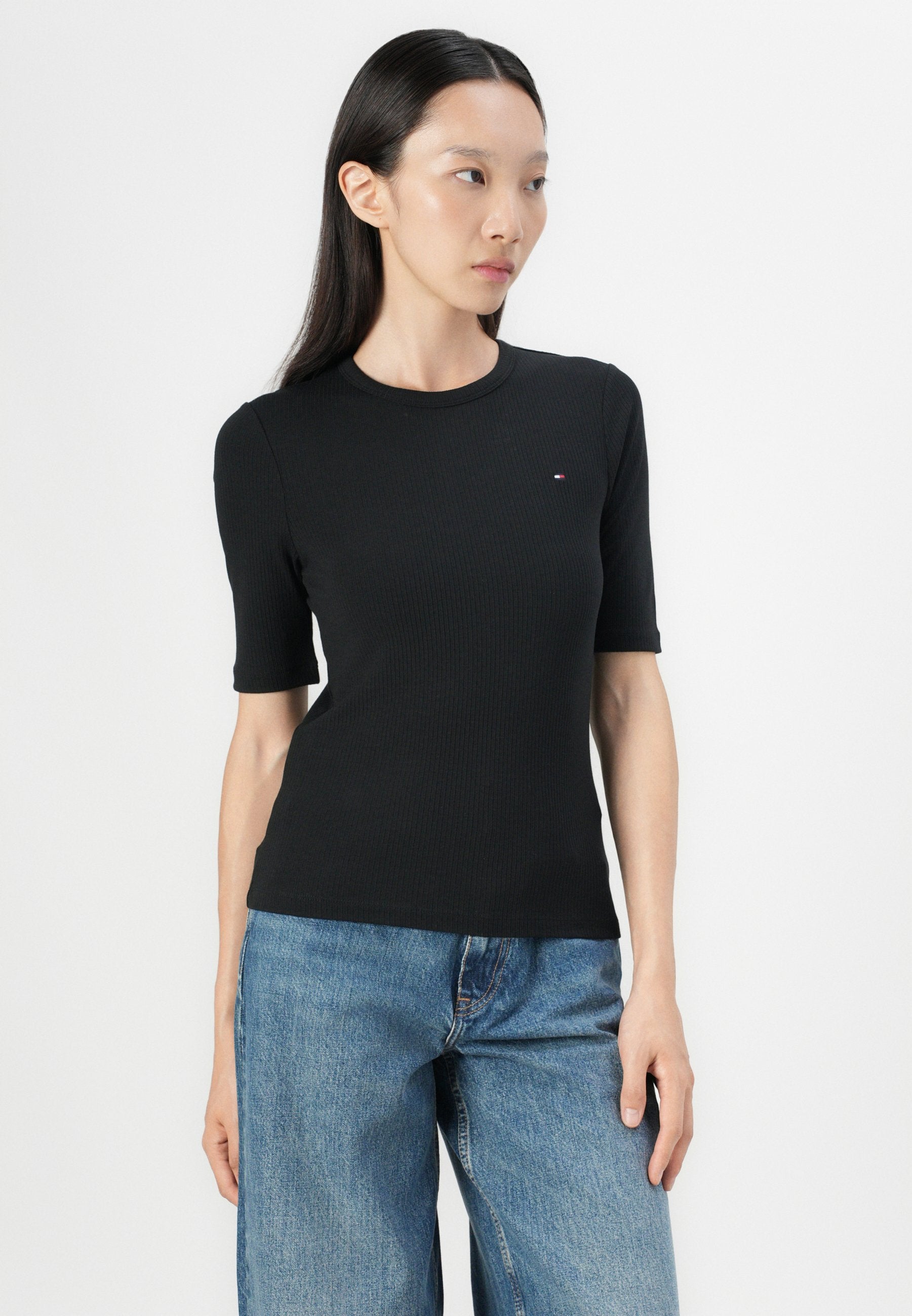 RIBBED SLIM HALF SLEEVE T-SHIRT Media 5