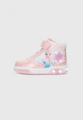 Rosa High-Top Sneaker aus glänzendem Material, mit einer Charaktergrafik und Schneeflocken-Details, ausgestattet mit einer Leuchtsohle.
