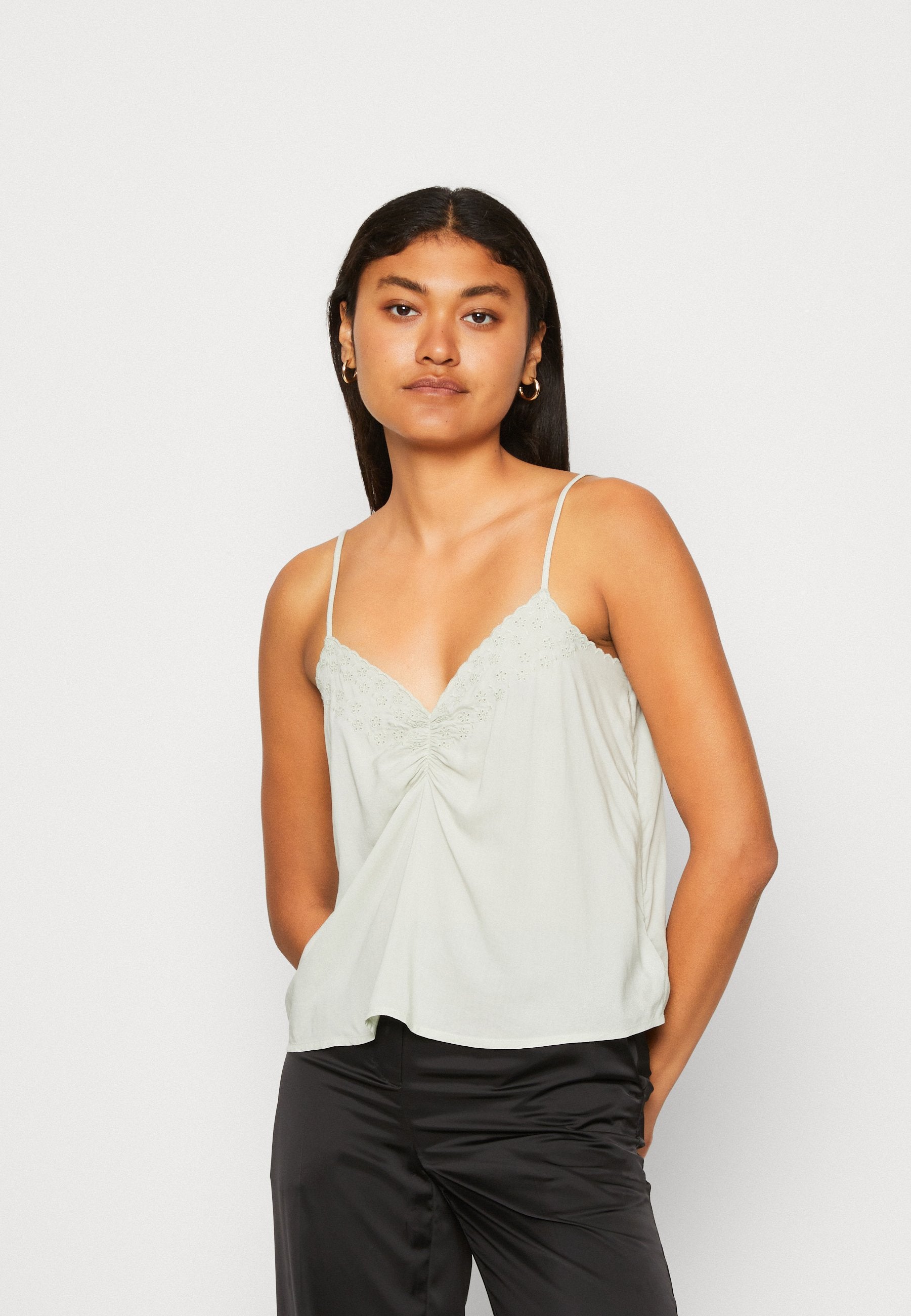 American Eagle SCHIFFLI CAMI