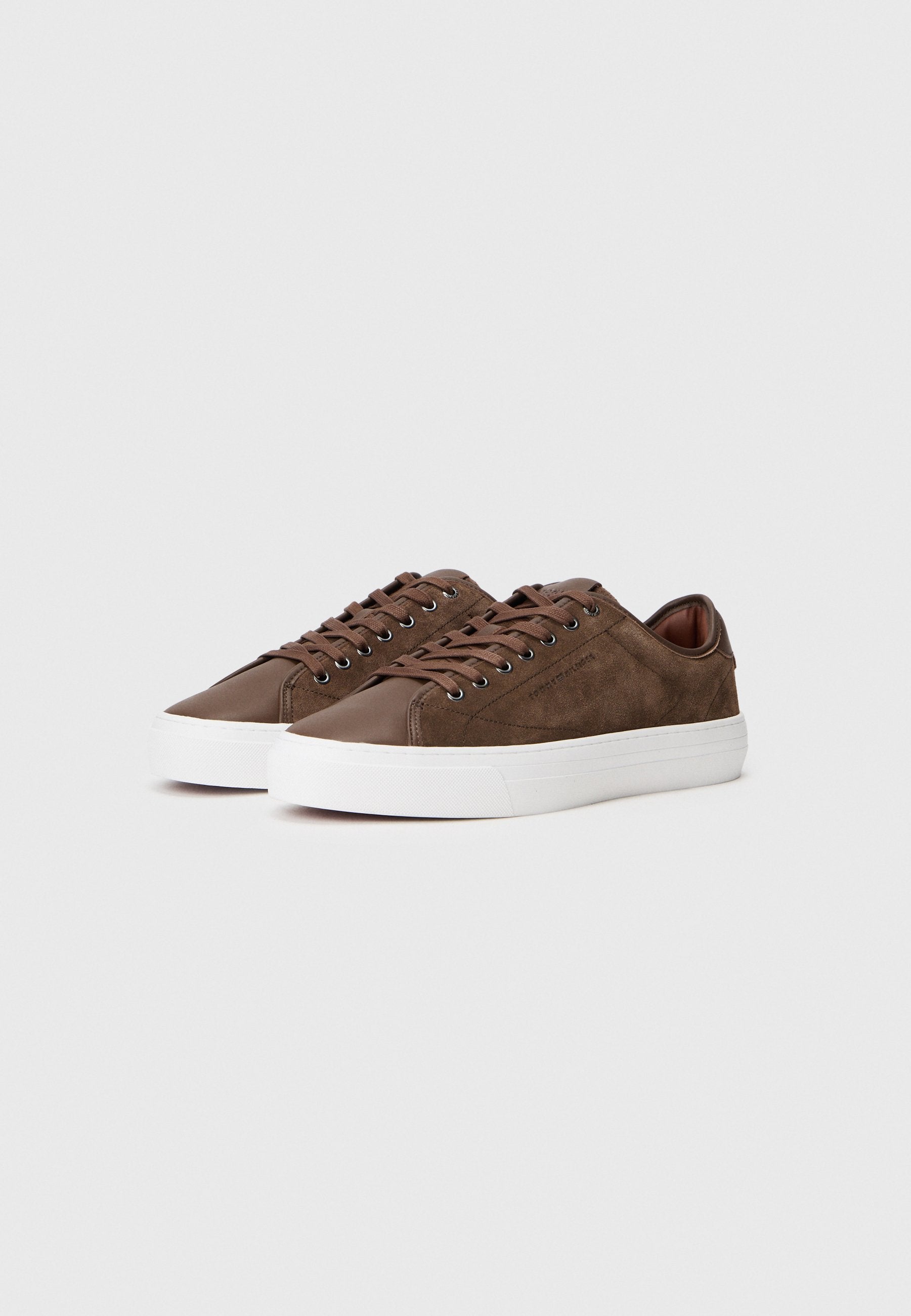 LEATHER MIXED TEXTURE COURT TRAINERS Media 2