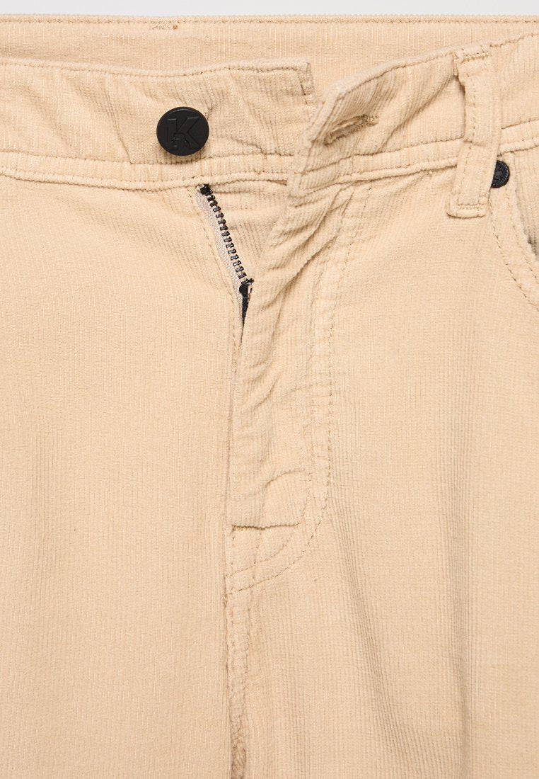 SLIM FIT Media 4
