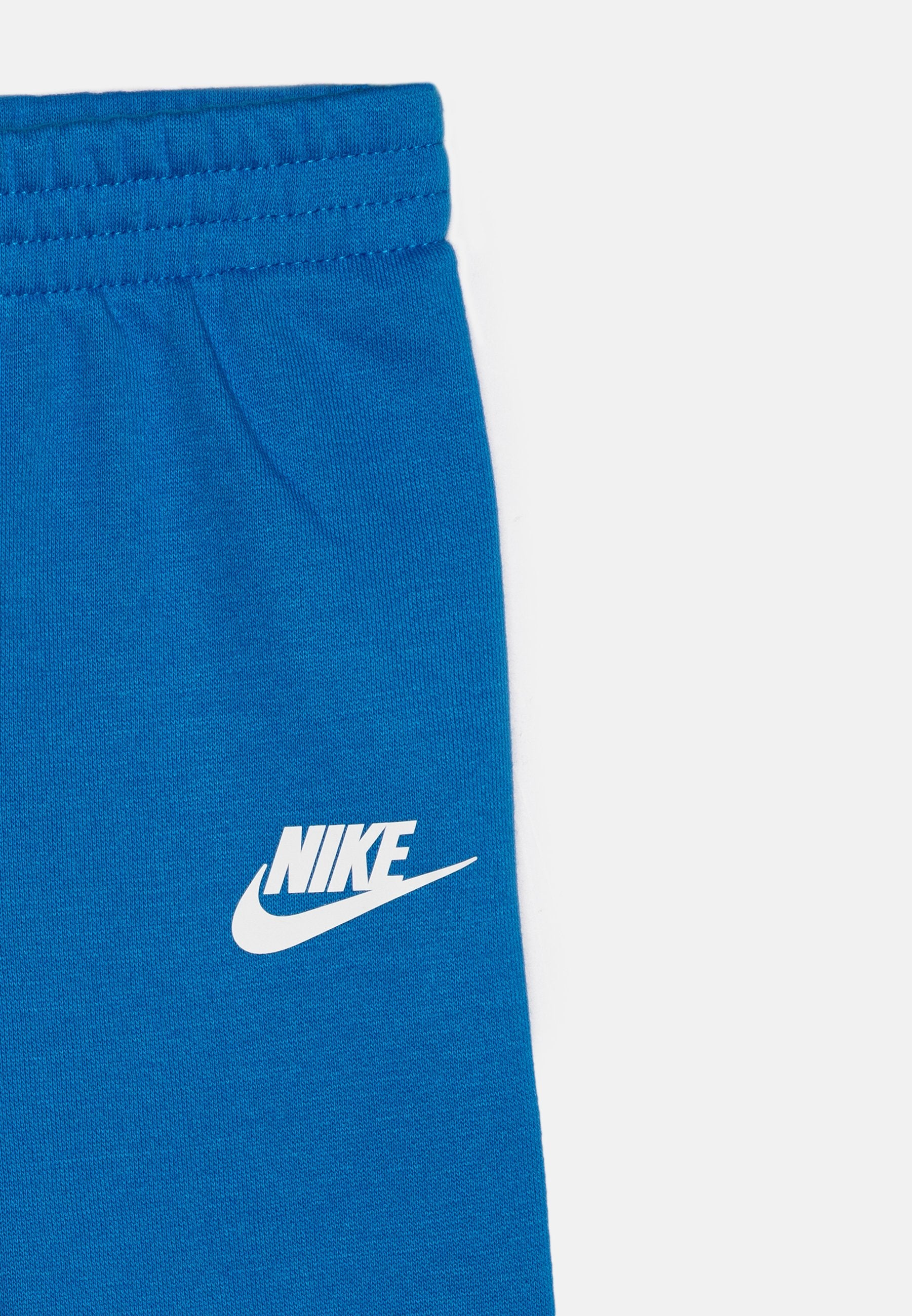 Nike Sportswear TEE PANT SET