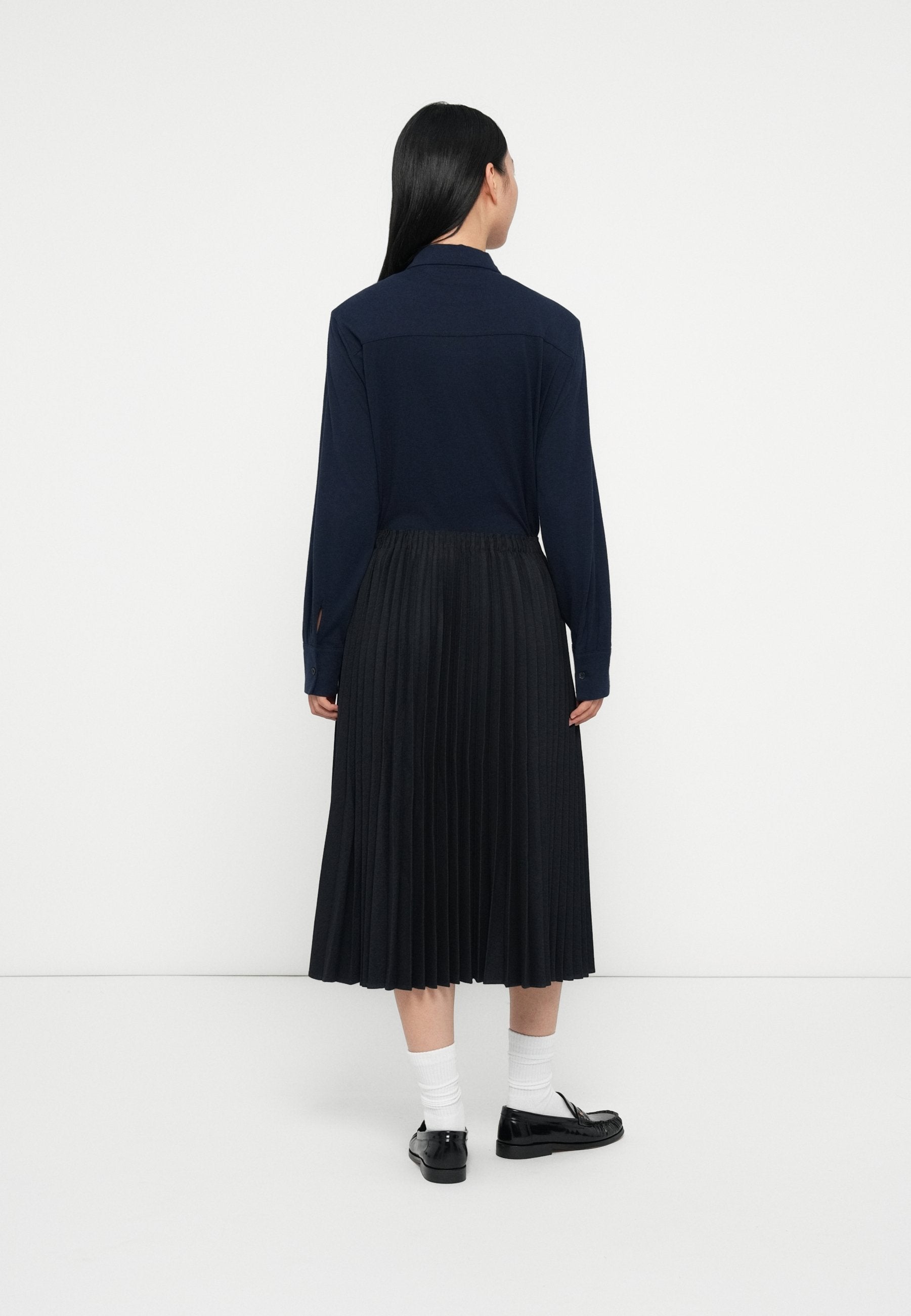 PLEATED MIDI SKIRT Media 4