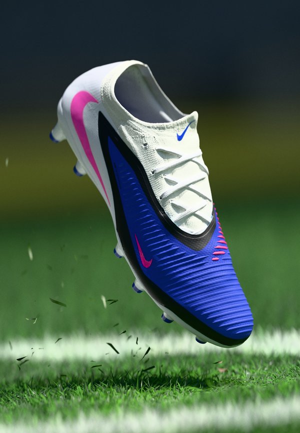 Nike Performance PHANTOM 6 LOW PRO AG - Football boots artificial grass - racer blue/pink blast/white