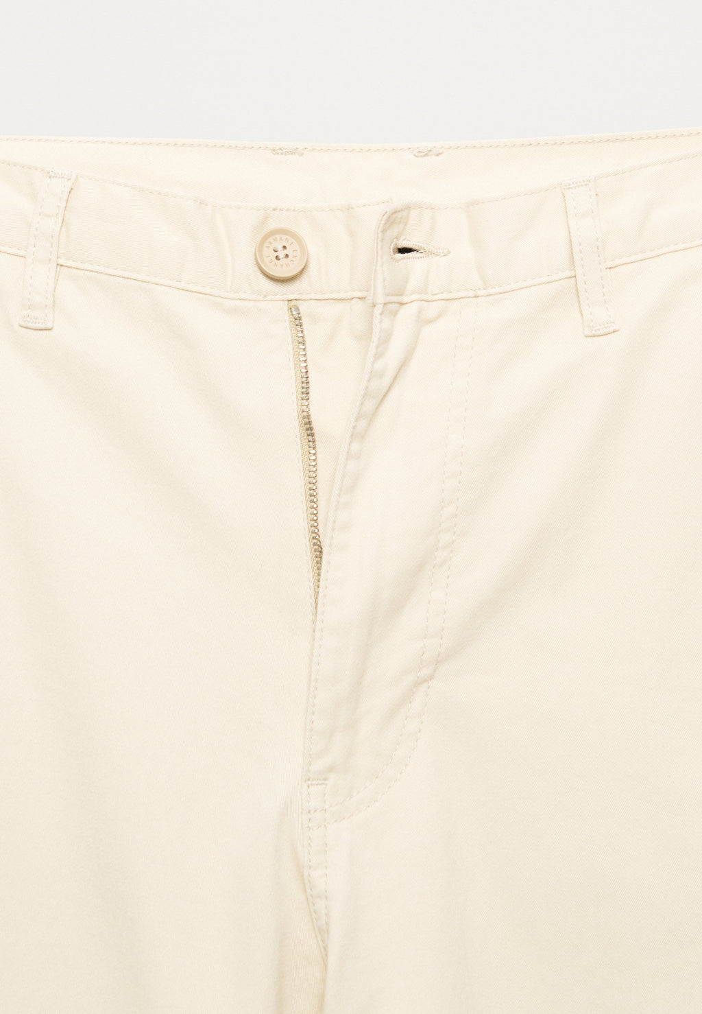 Armani Exchange Chino Media 4