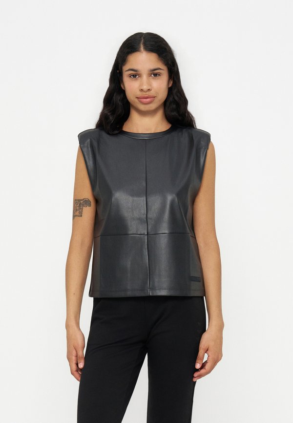 EA7 Emporio Armani