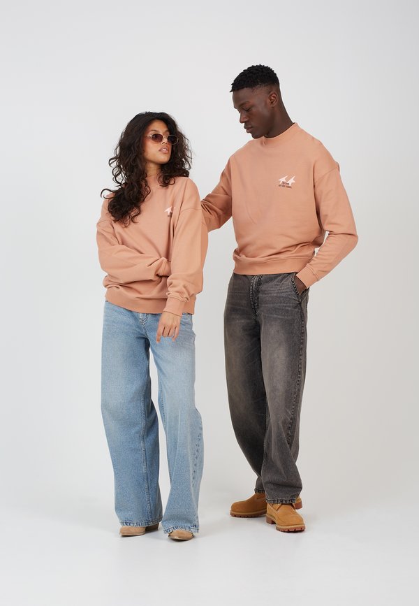 LEGACY STUDIOS UNISEX