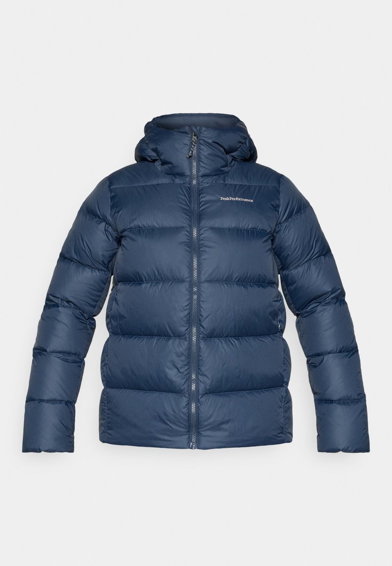 Marineblaue Steppjacke mit Kapuze, ausgestattet mit einem Reißverschluss vorne und einem gesteppte Design zur Isolierung. Leichtes Material mit glatter Textur.