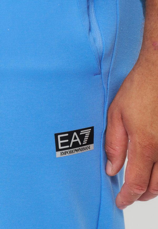 EA7 Emporio Armani