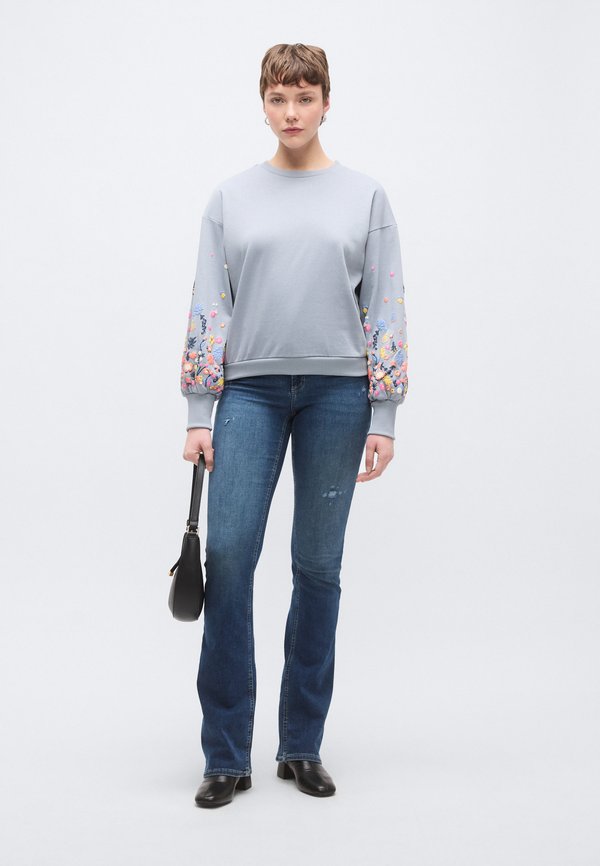 ONLY Tall ONLBROOKE O NECK FLOWER