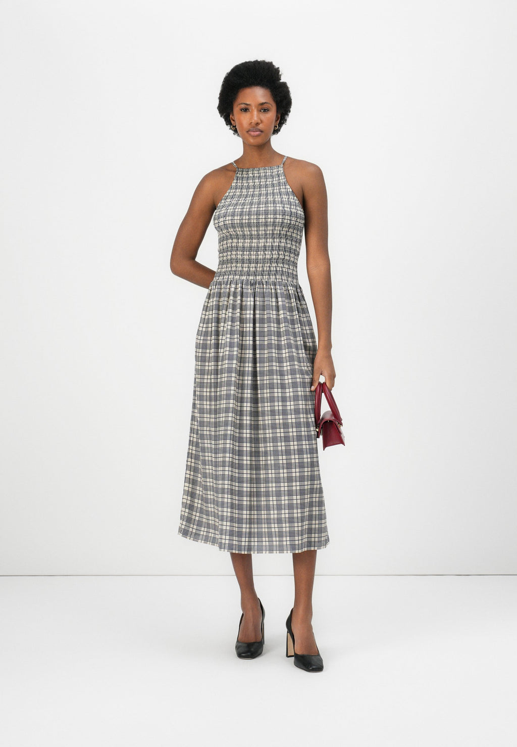 SHIRRED SLEEVELESS MIDI DRESS Media 2